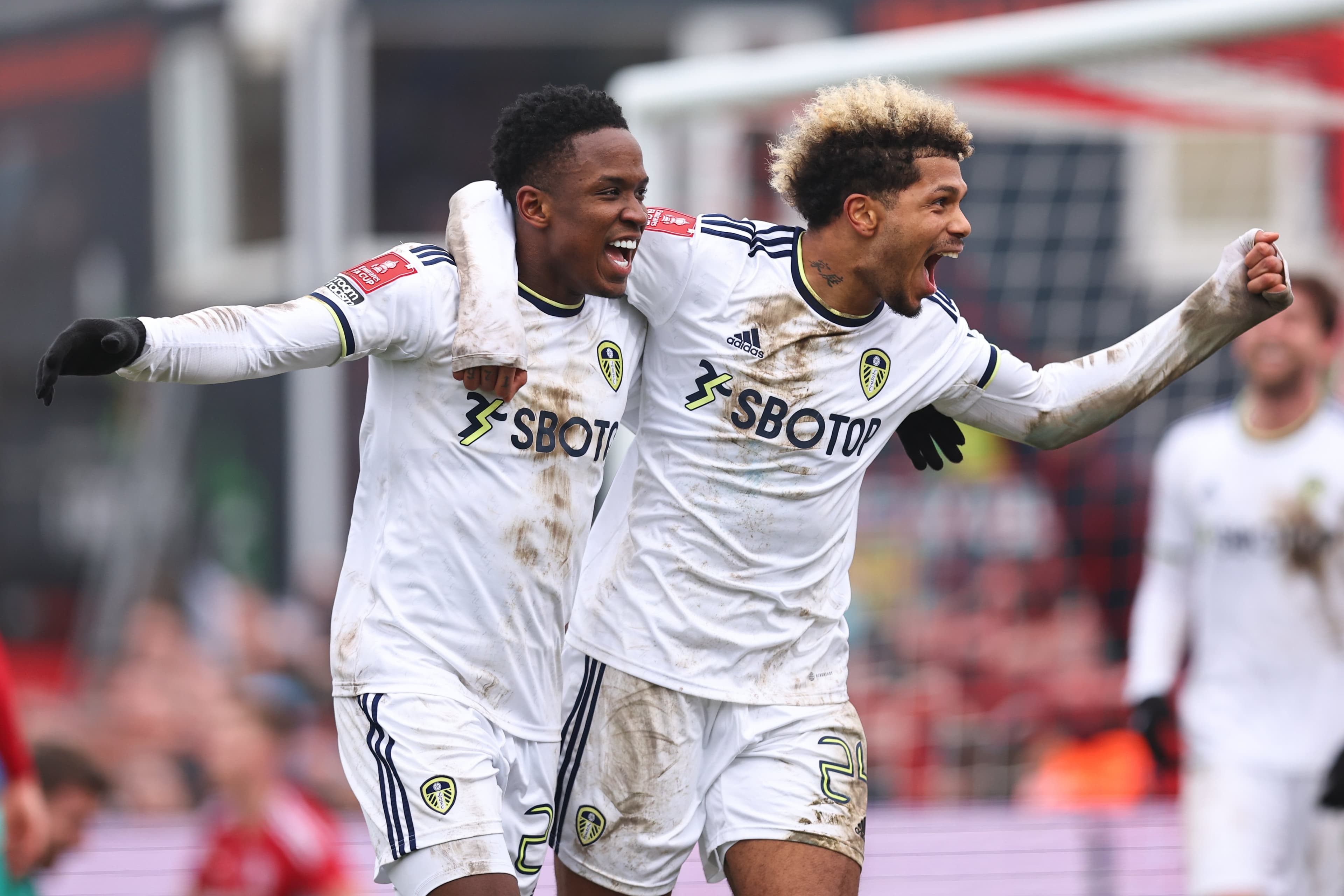 लेस्टर र लिड्स पाँचौं चरणमा