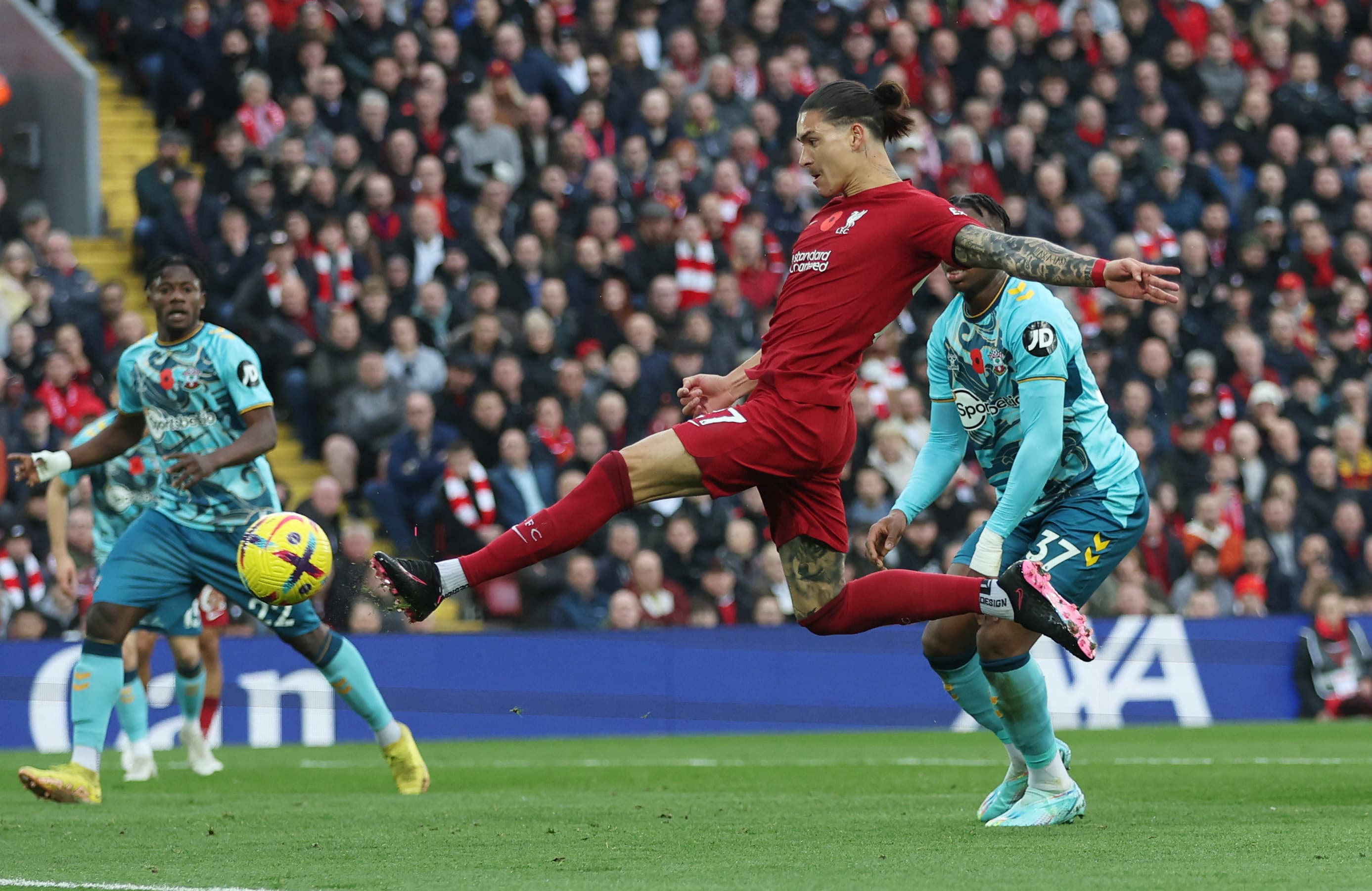 नुनेज चम्कदा लिभरपुल विजयी