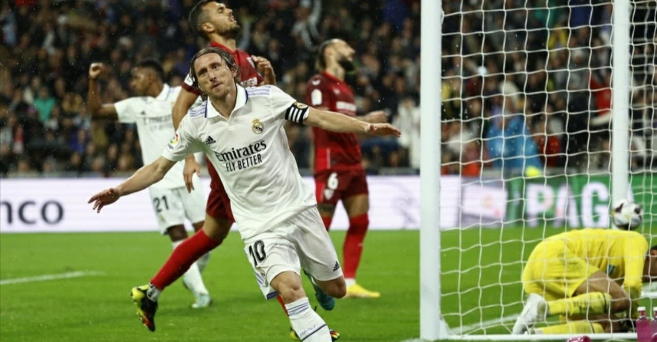 रियल मड्रिडको ६ अंकको अग्रता