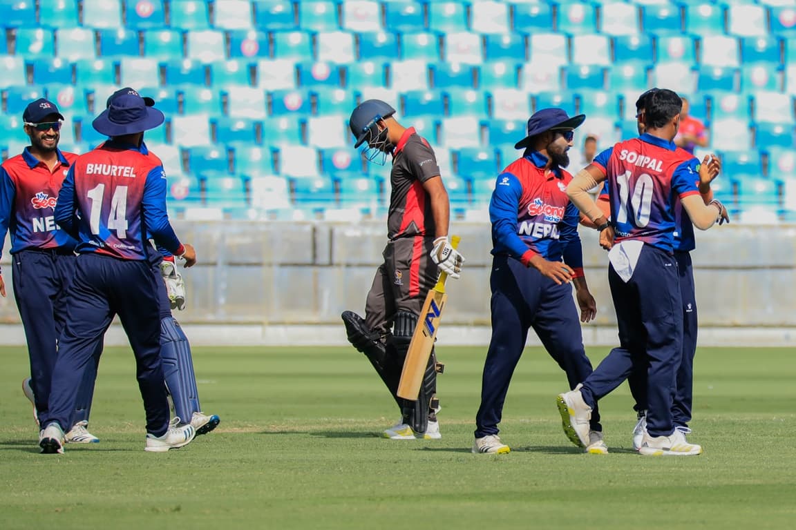 युएईविरुद्ध तीन खेलाडी परिवर्तन