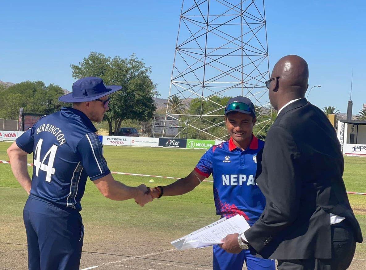 नेपालद्वारा १२० रनको लक्ष्य