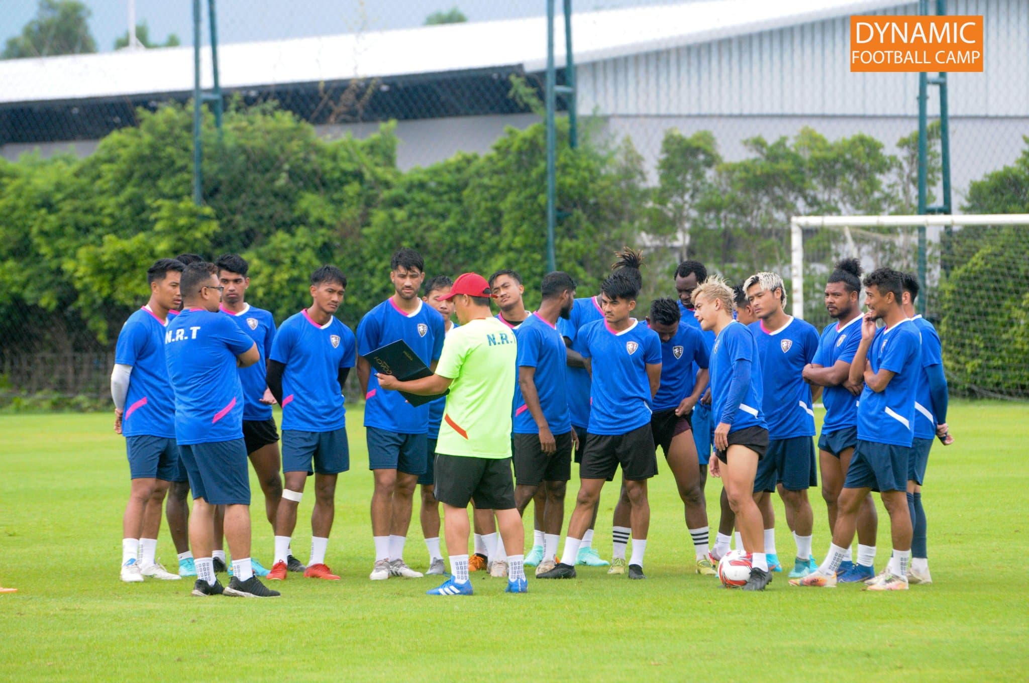 एनआरटी र थोनबुरी भिड्दै