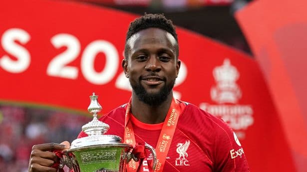 ओरिगी मिलानमा अनुबन्धित हुँदै