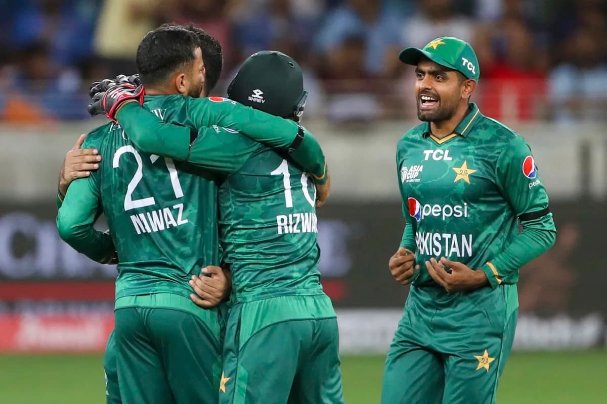 एसिया कप : पाकिस्तान र हङकङ भिड्दै