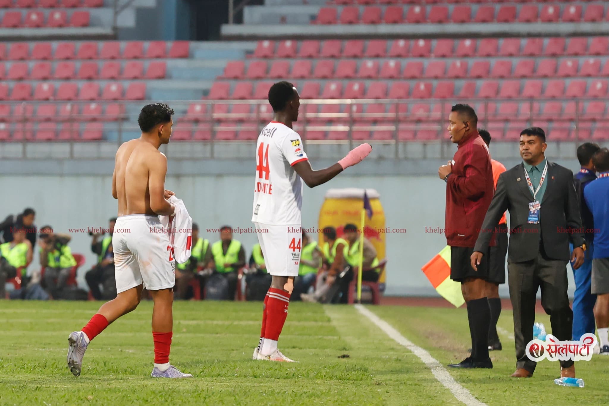 मणि निर्दोष, पापे दोषी ठहर !