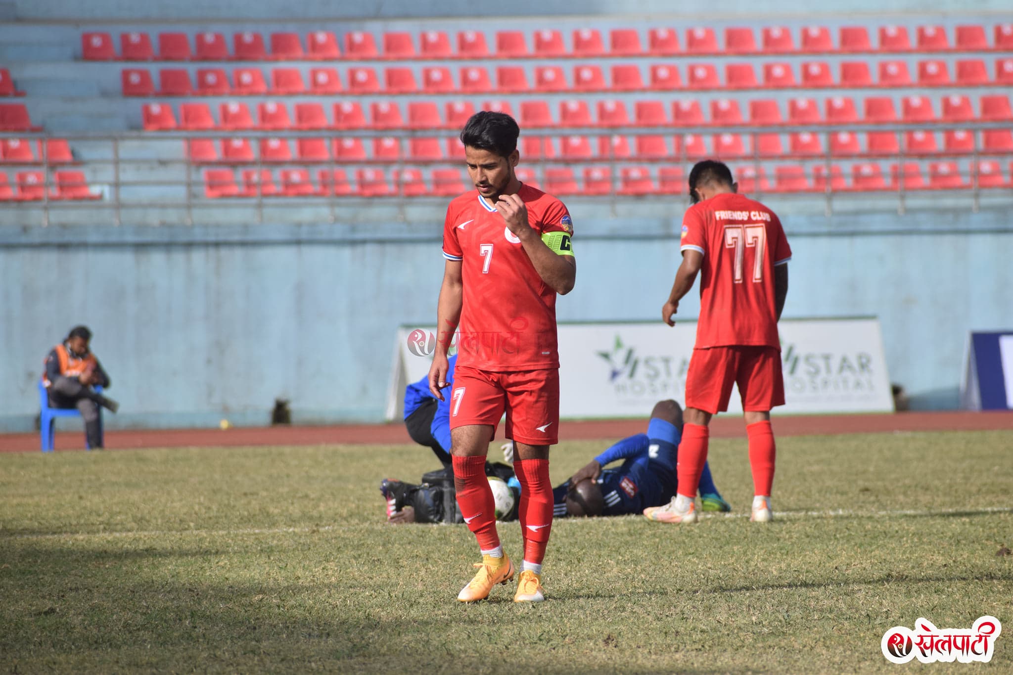 प्रकाशले फ्रेन्ड्सबाटै खेल्ने