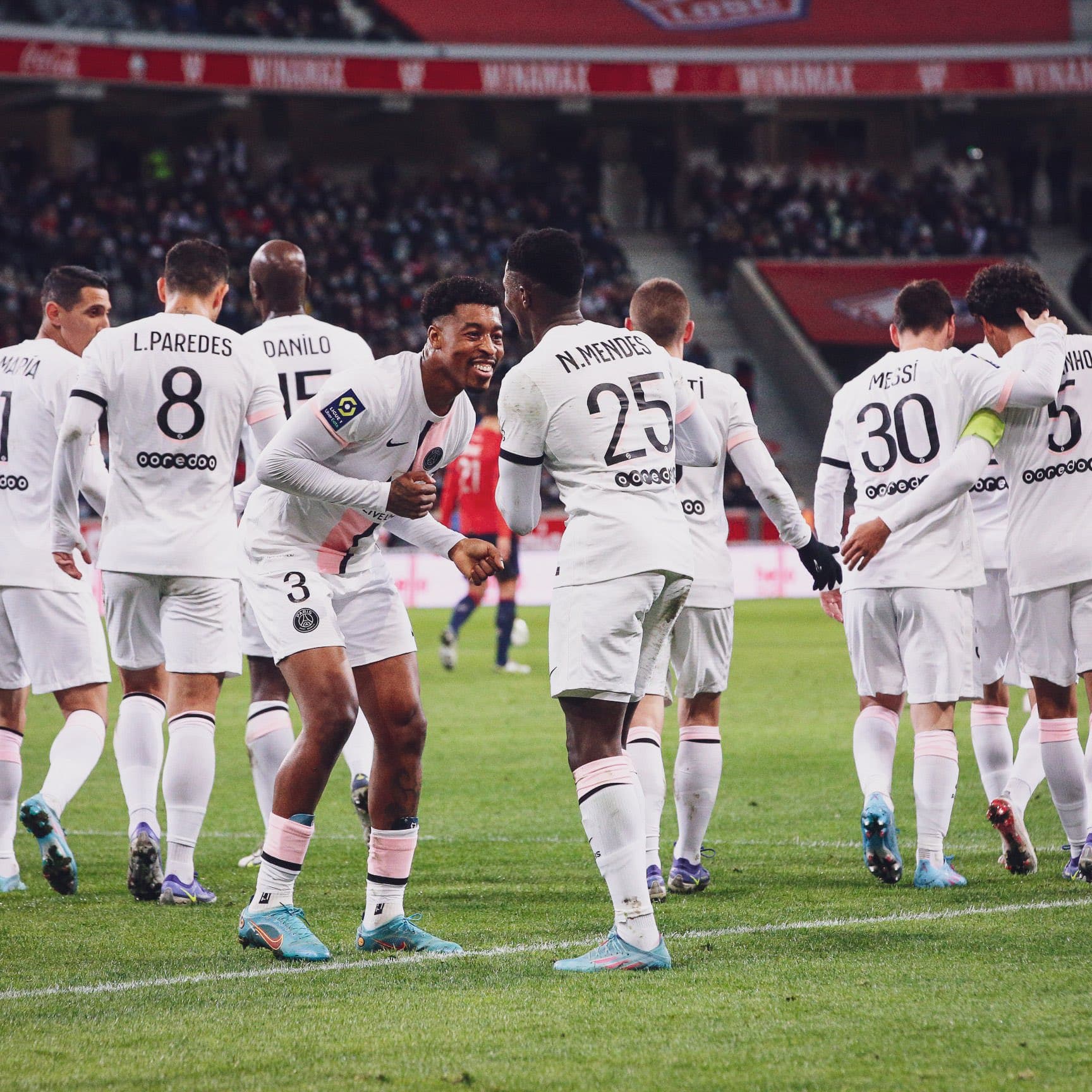 पीएसजीलाई १३ अंकको अग्रता