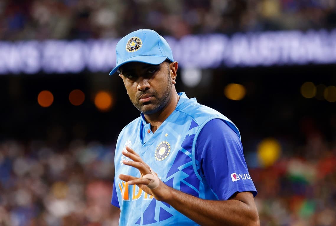 भारतीय टिममा अक्षरको स्थानको अश्विन