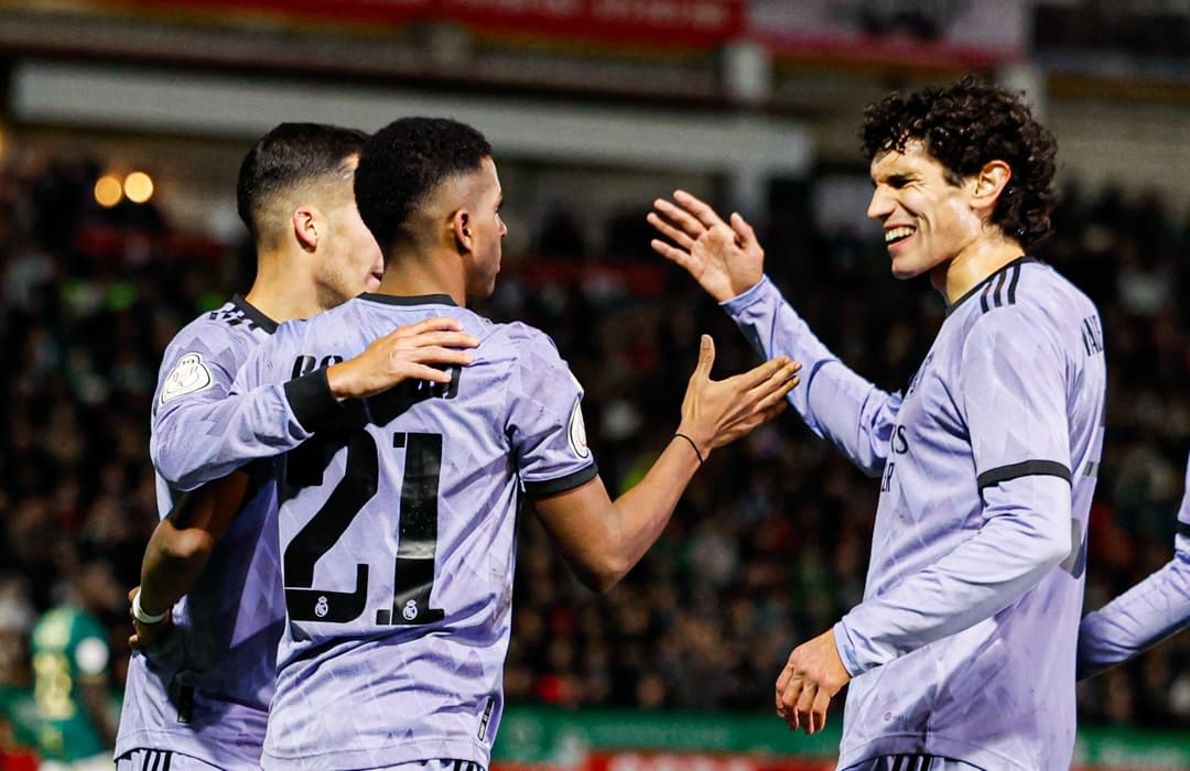 रियल अन्तिम १६ मा