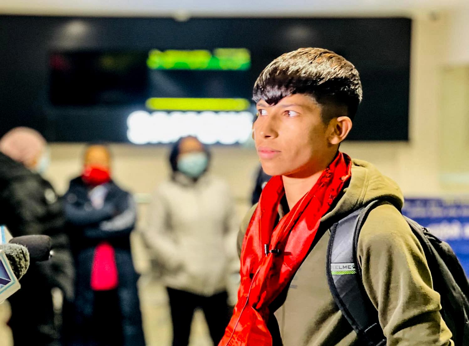 सावित्रा स्वदेश फिर्ता