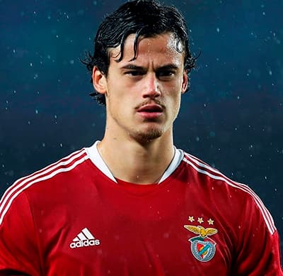 रोमाले अनुबन्ध गर्यो युवा गोलकिपर