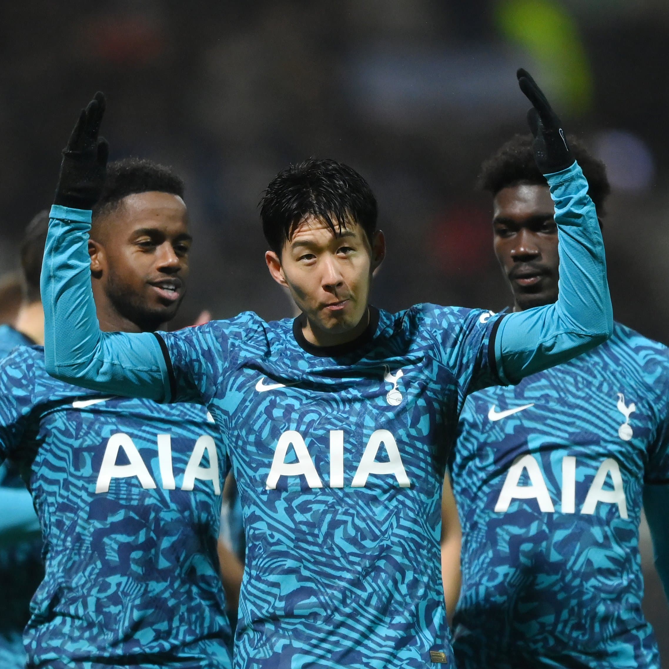 टोटेनहम पाँचौं चरणमा