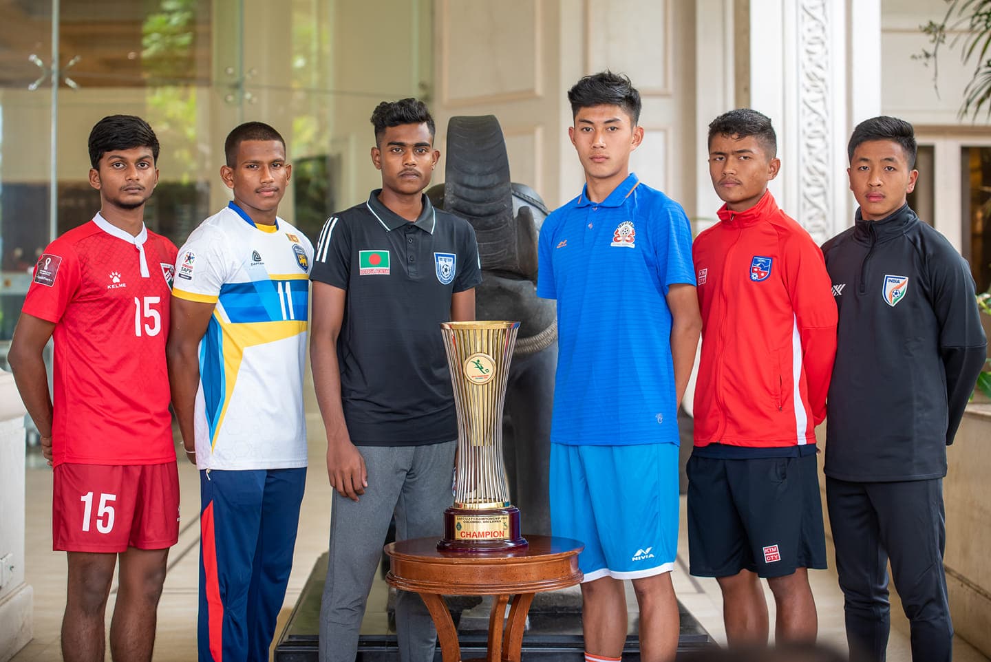 यू-१७ पुरुष साफ आजबाट, दुई खेल हुँदै