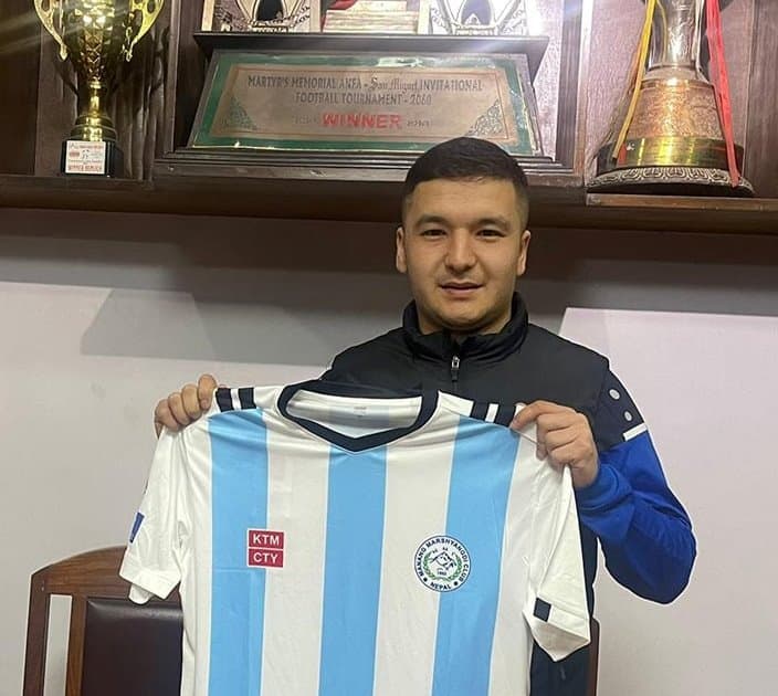 उज्वेकिस्तानका विंगर मनाङमा अनुबन्धित