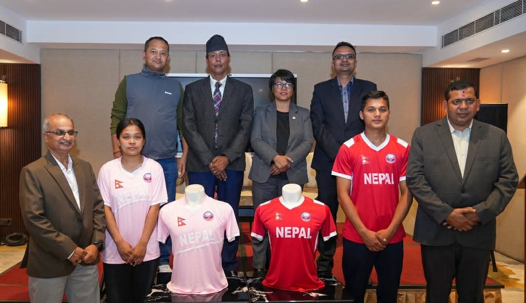 महिला तथा पुरुष राष्ट्रिय हक्की टिमको जर्सी सार्वजनिक