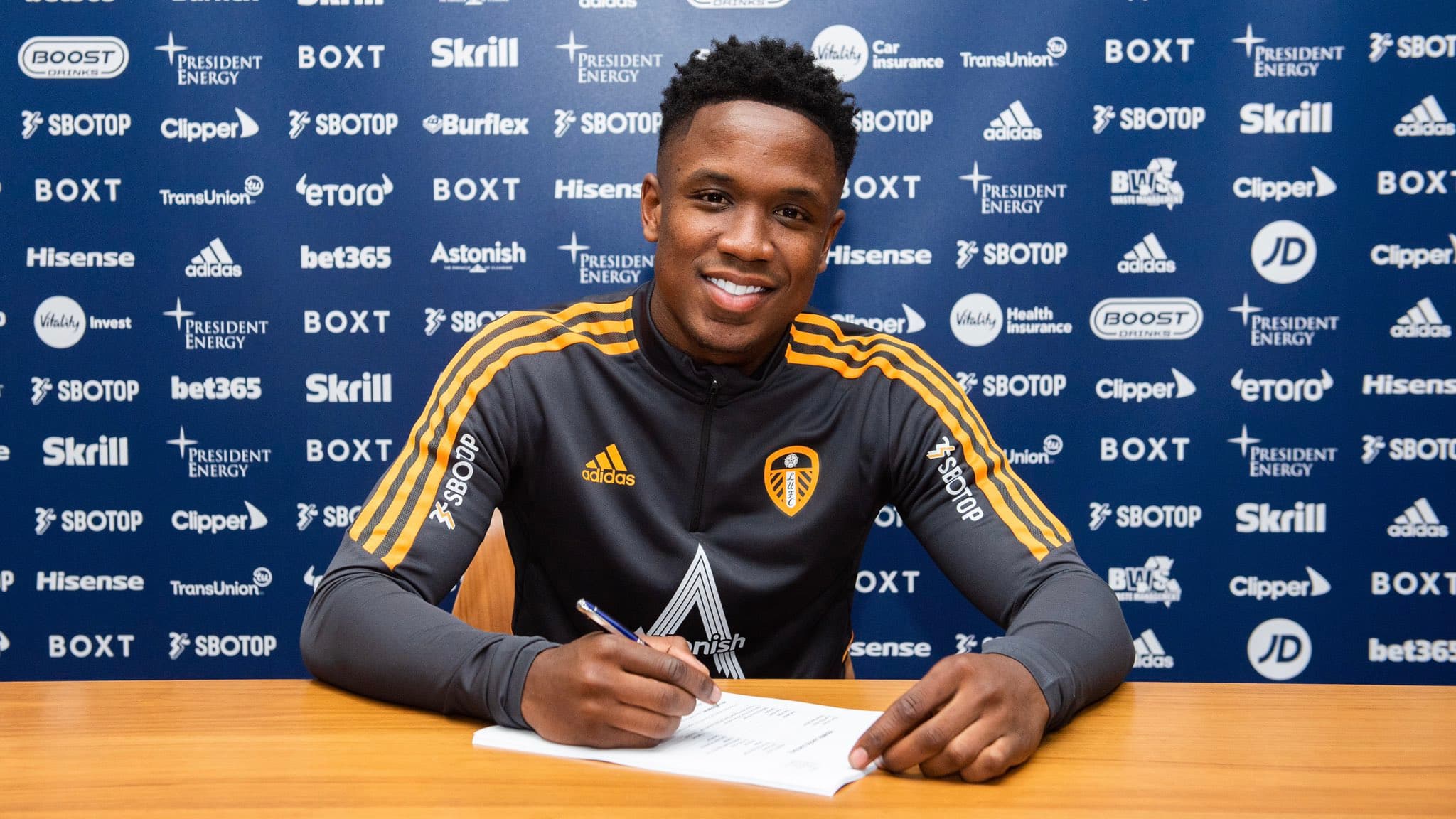 कोलम्बियन विंगर लुइस लिड्समा