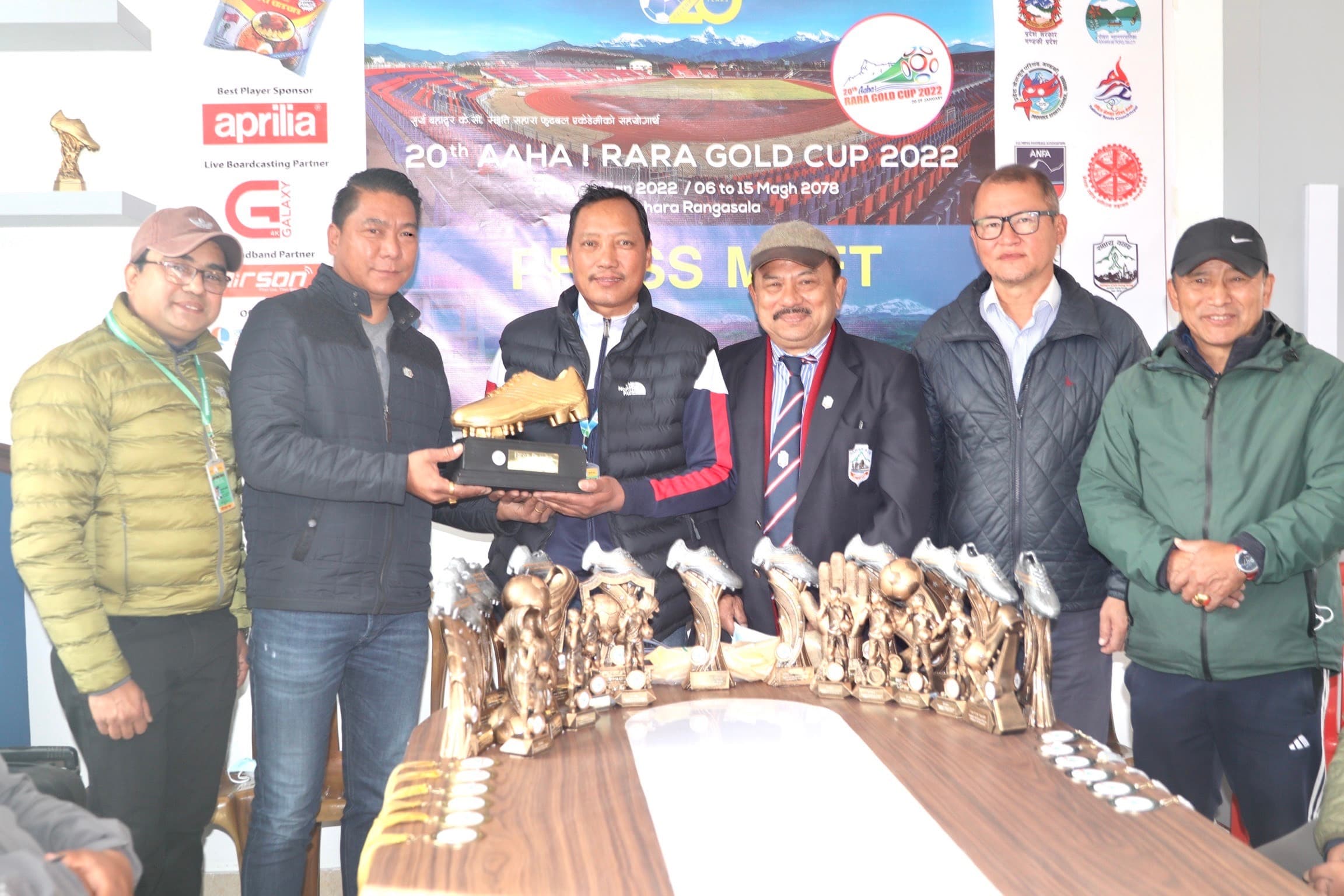 आहा रारा गोल्डकपको शिल्ड, मेडल र ट्रफी हस्तान्तरण