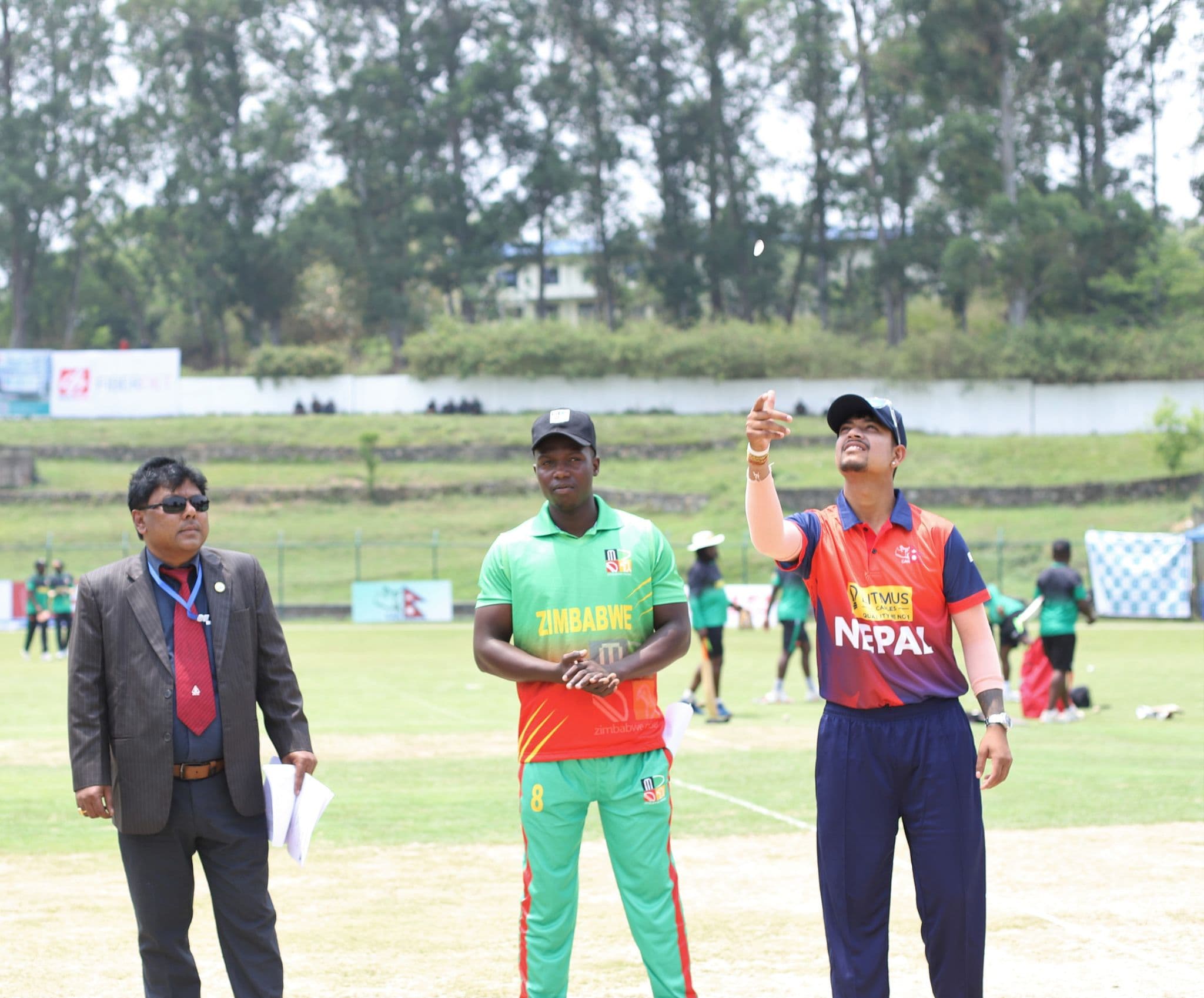 जिम्बावेविरुद्ध बलिङ गर्दै नेपाल