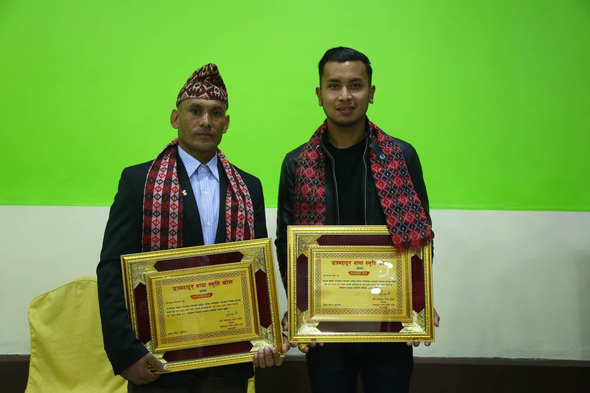 अन्जन र कमल सम्मानित