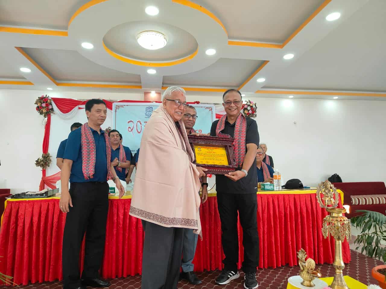 तीन वरिष्ठ सदस्यलाई आरसीटीको सम्मान