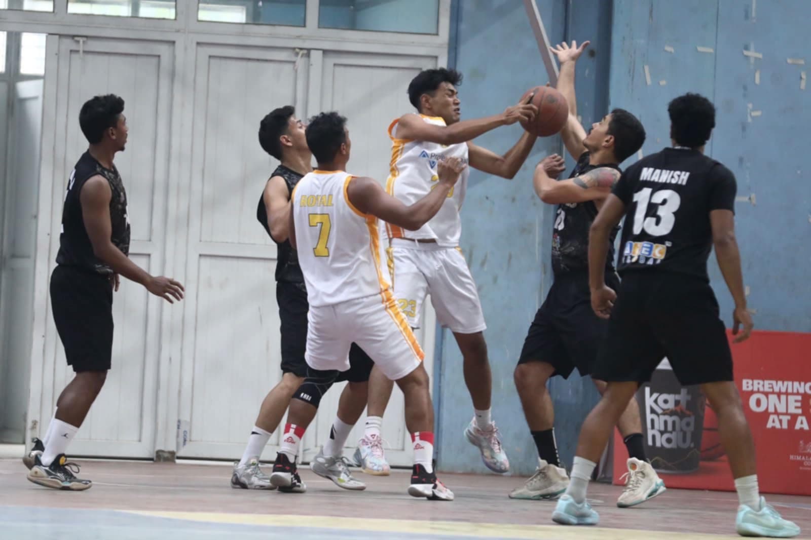 रोयल्स र गोल्डेनगेटको जित