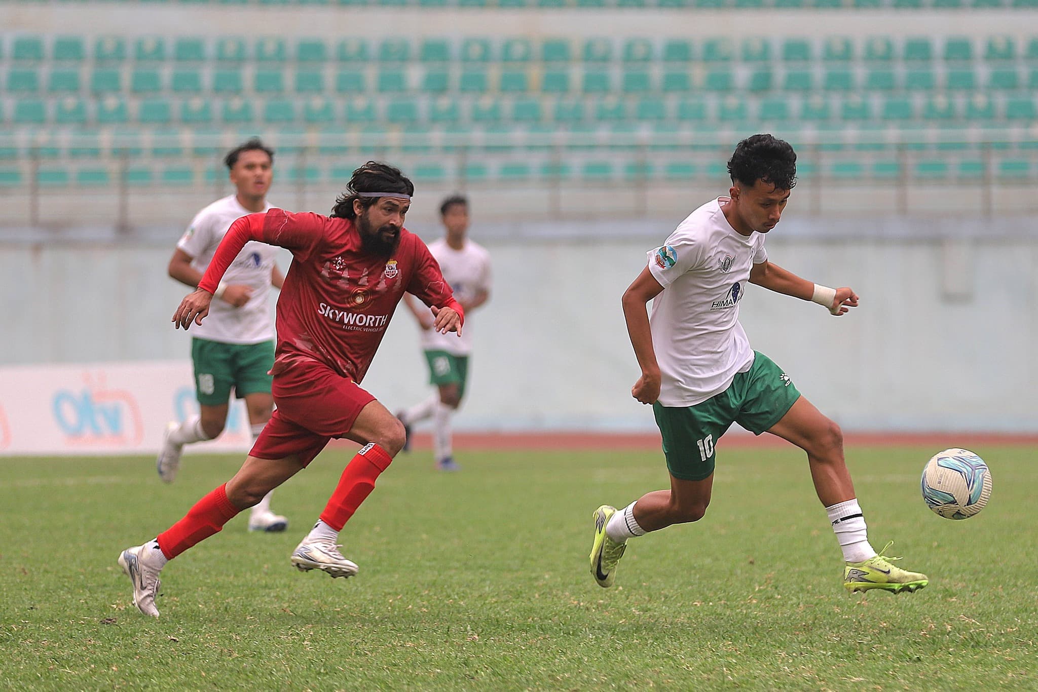 संकटा र लालीगुराँसले अंक बाँडे