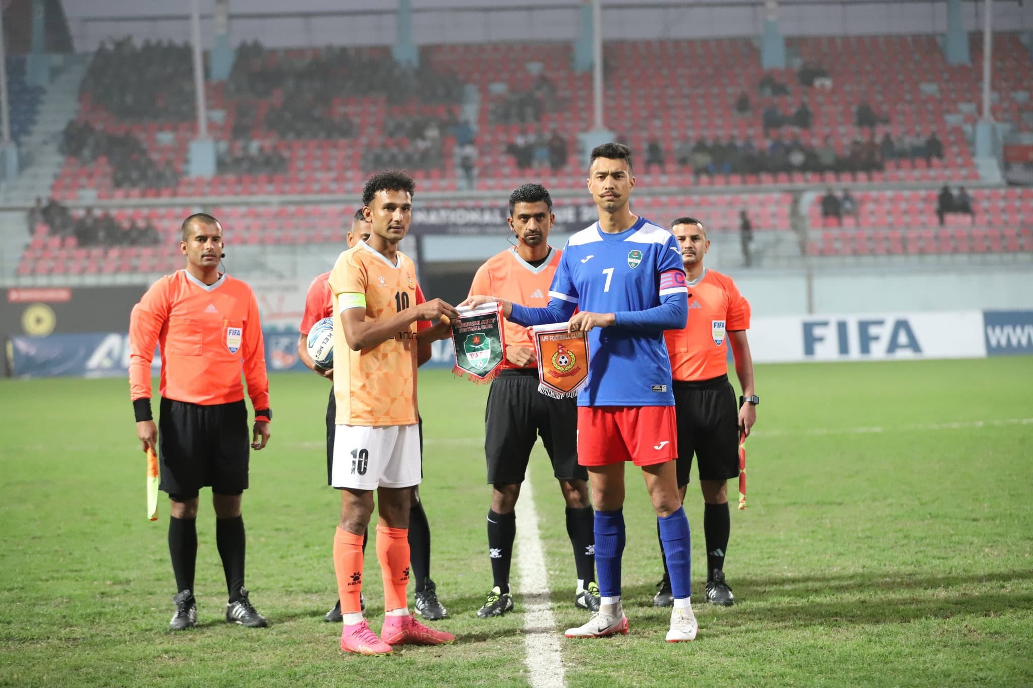 युवराजको डेब्यु, जेलेस्पी बेञ्चमा