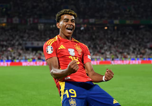 स्पेन एक दशकपछि फिफा वरीयताको शीर्ष स्थानमा