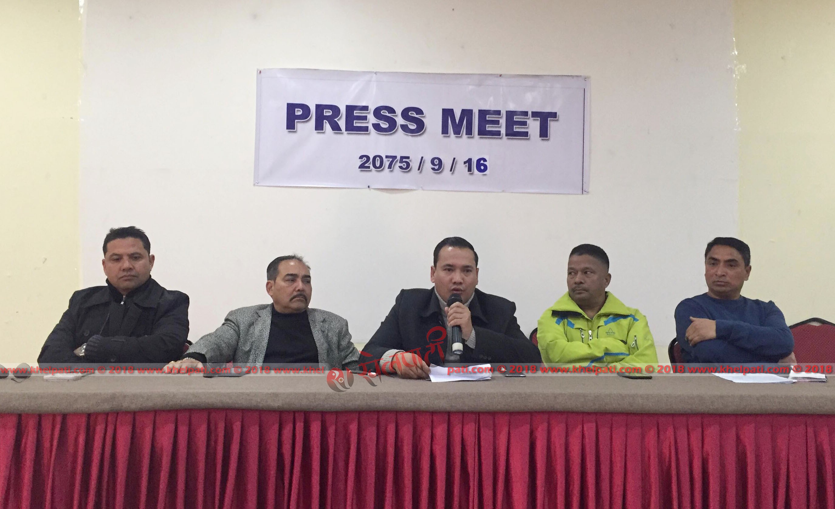 एन्फा अध्यक्षलाई चार जिल्ला फुटबल संघकाे १४ आरोप