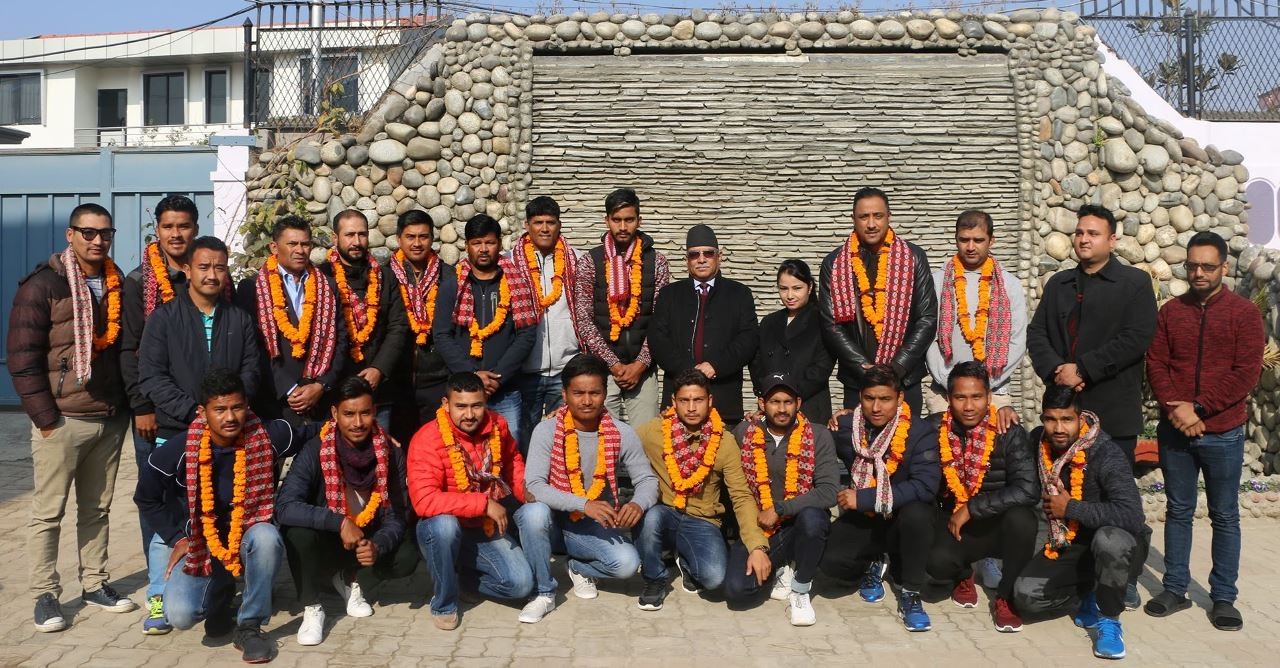 क्रिकेटरलाई प्रचण्डले भने, 'सक्दो सहयोग गर्छु'