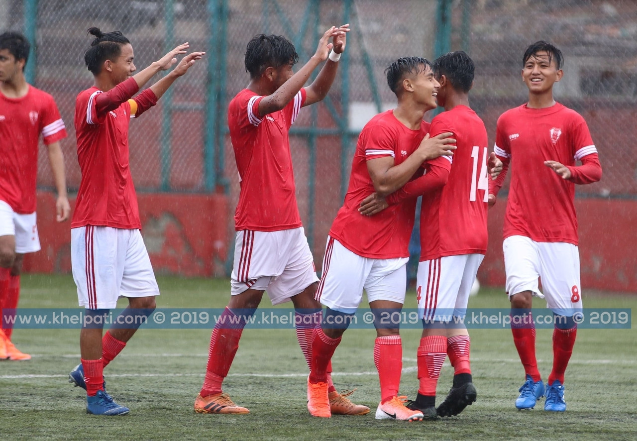 उपाधि भिडन्तमा  पुलिस र ब्रिगेड ब्वाईज
