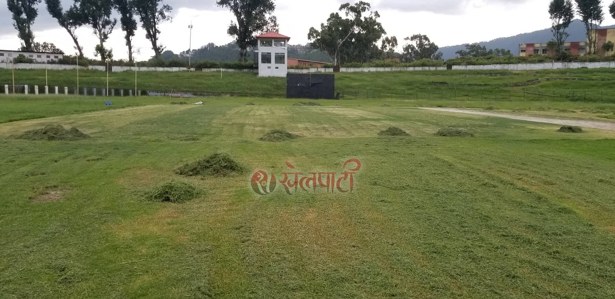 टियु मैदानको घाँस काट्न थालियो
