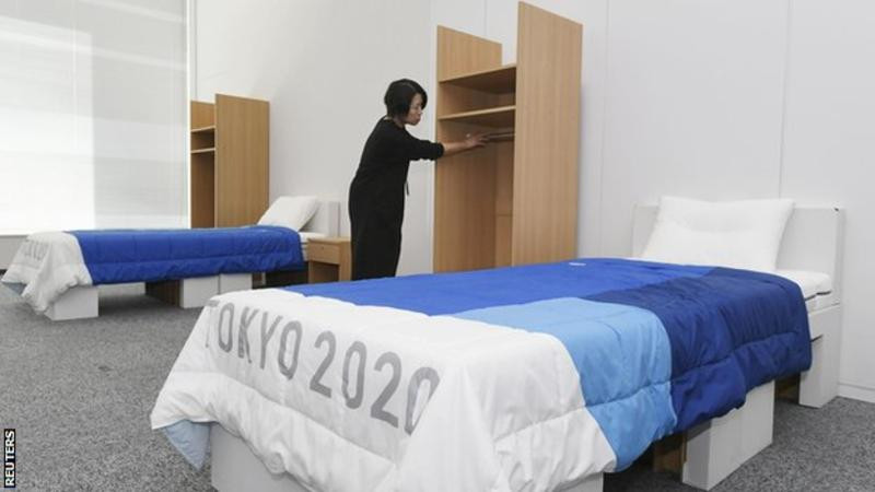 टोकियो ओलम्पिकमा कार्टुनको बेड !