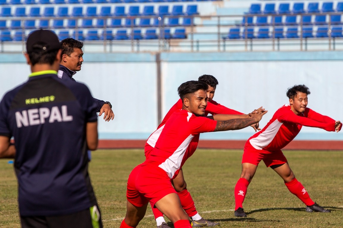 फोटोमा हेर्नुहोस् - राष्ट्रिय फुटबल टिमको प्रशिक्षण