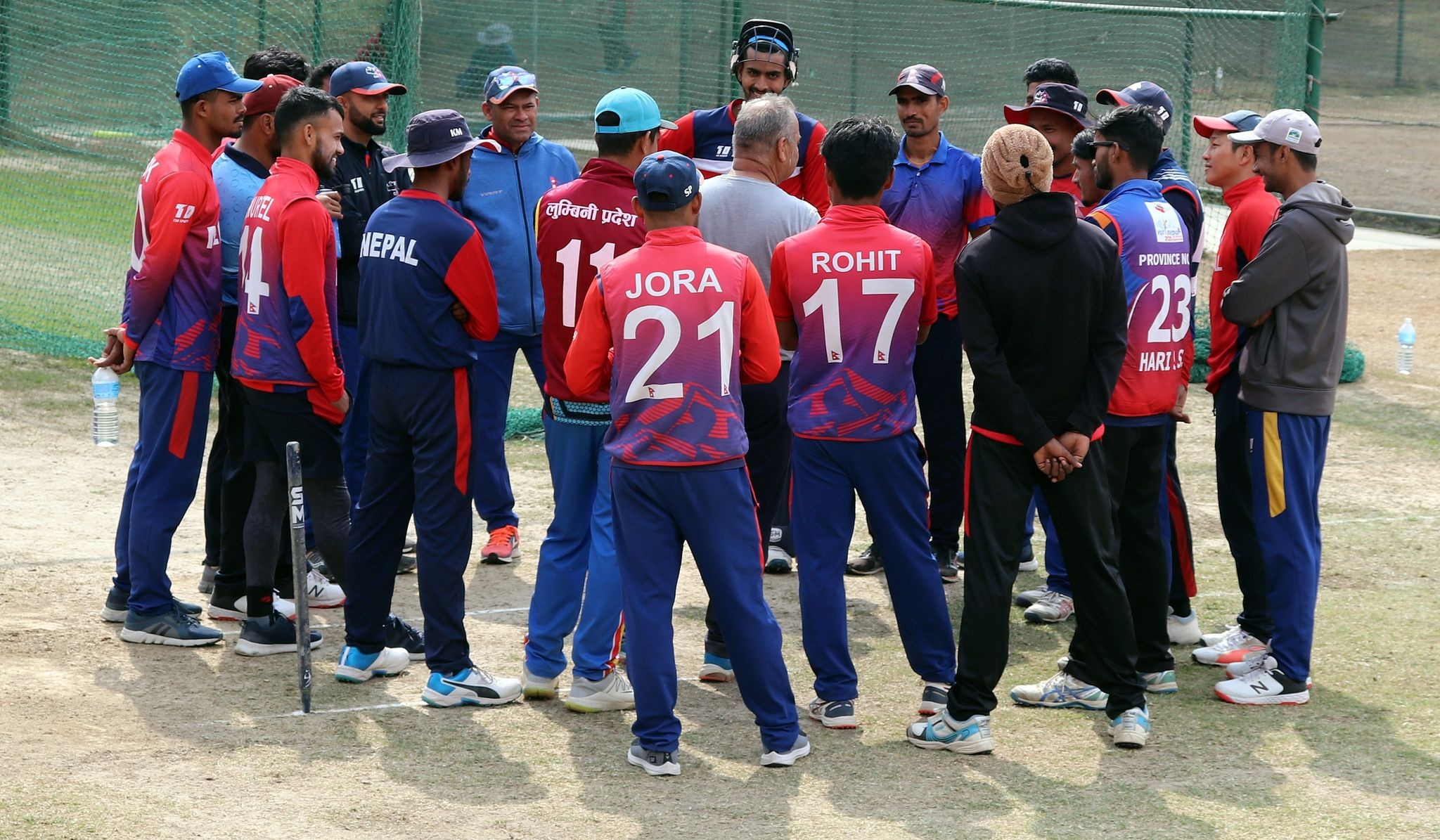 राष्ट्रिय क्रिकेट टिमको बन्द प्रशिक्षण सुरु (फोटोफिचर)