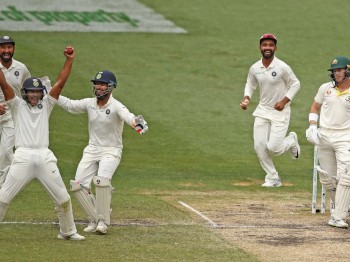 तेस्रो टेष्ट जित्न अष्ट्रेलियालाई ३ सय ९९ रनको लक्ष्य