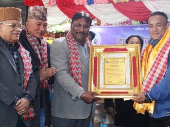 विश्व च्याम्पियन महेश्वर सम्मानित