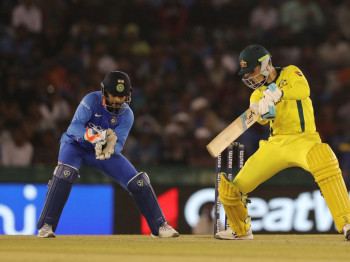 ह्यान्ड्सकम्बको शतक, अष्ट्रेलियाद्वारा भारत पराजित