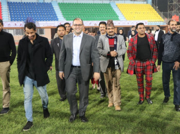 कतार फन्डका प्रतिनिधिद्वारा रंगशालाको अवलोकन