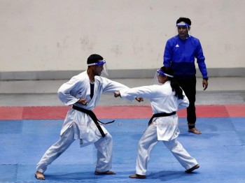 ओलम्पिक गुमाउँदा कराते परिवार निराश