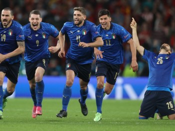 स्पेनलाई हराउँदै इटाली फाइनलमा