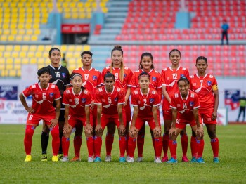 महिला फुटबल टिम भोलि नेपाल आईपुग्ने