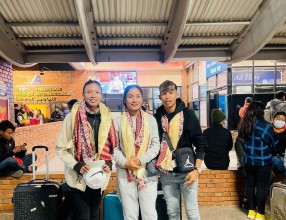 एन्जिला, सावित्रा र गीता भारत प्रस्थान  