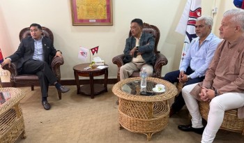 सदस्य सचिवसँग कार्यालयमै पुगेर तदर्थ समितिको भेट