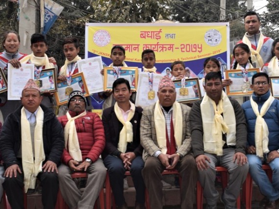 अन्तर्राष्ट्रिय पदक विजेता कराते टोली सम्मानित