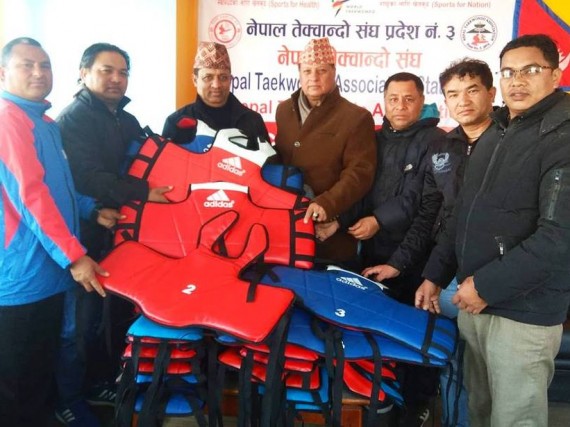 तेक्वान्दो मास्टर गुरुङद्वारा खेल सामग्री सहयोग