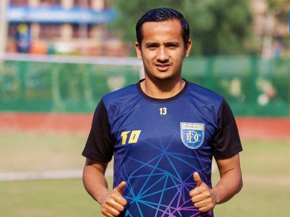 मनाङ फर्किए रुपेश