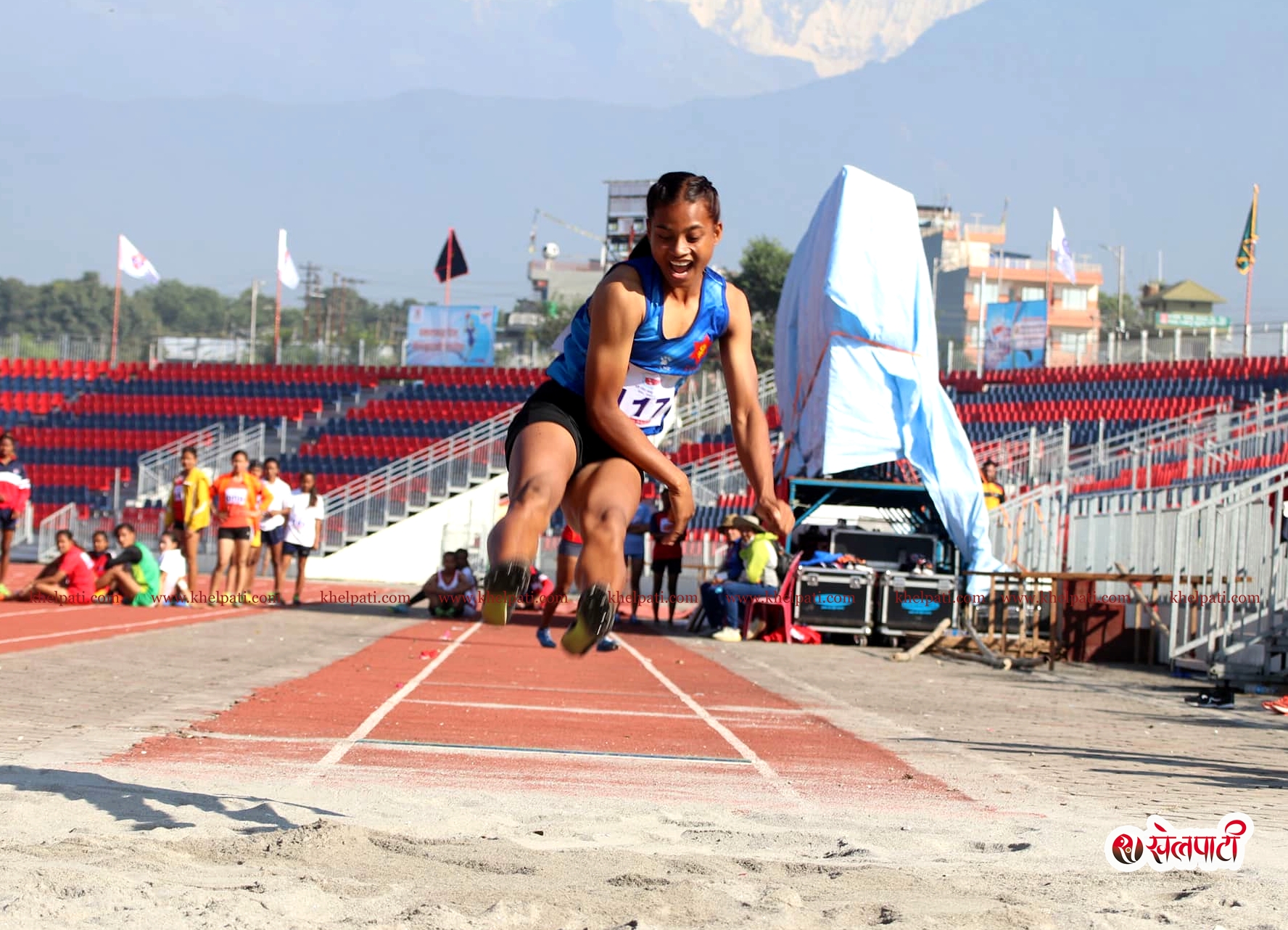 नवौं राष्ट्रिय : लङजम्पमा जयरानीलाई राष्ट्रिय कीर्तिमानसहित स्वर्ण