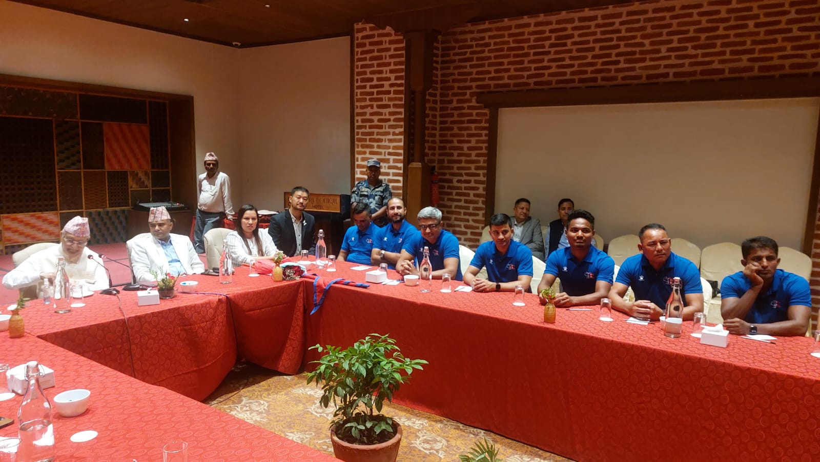 क्रिकेट टोलीलाई ओलीको रात्री भोज
